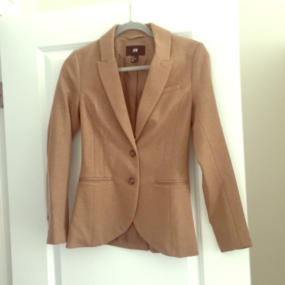 H&M light brown blazer